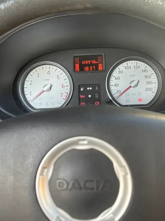 Dacia Sandero 2009 photo 3