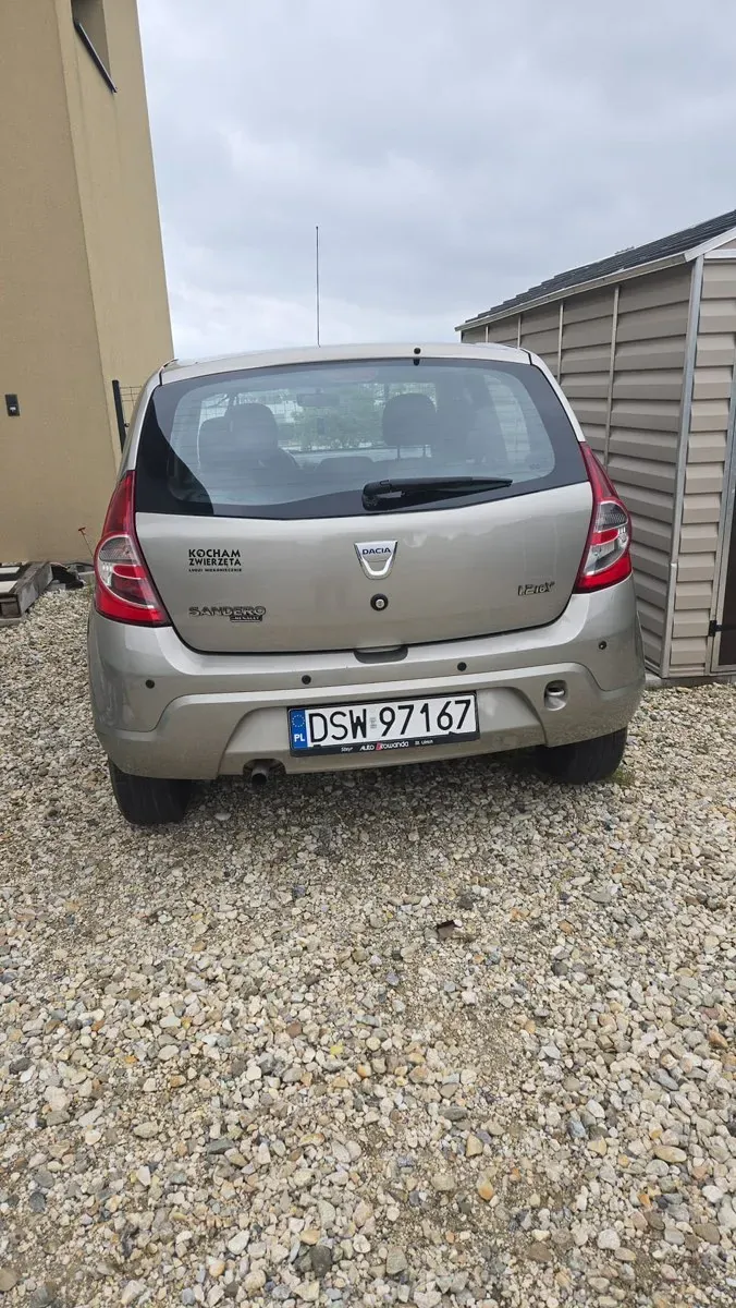 Dacia Sandero 2009 photo 2