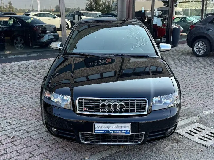 Audi A4 2003 photo 2
