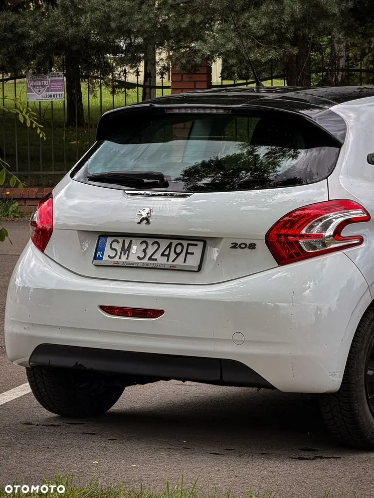 Peugeot 208 2014 photo 2