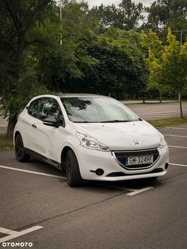 Peugeot 208 2014 photo 4