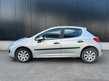 Peugeot 207 2010 photo 2