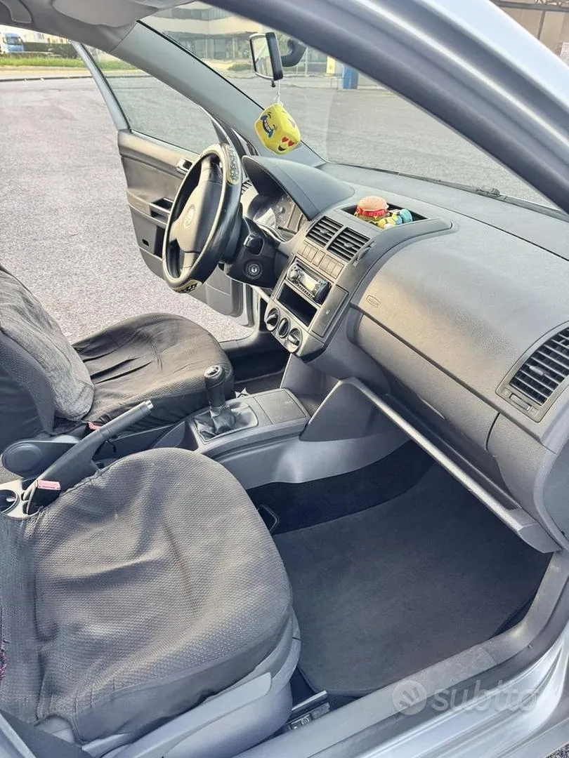 Volkswagen Polo 2007 photo 4