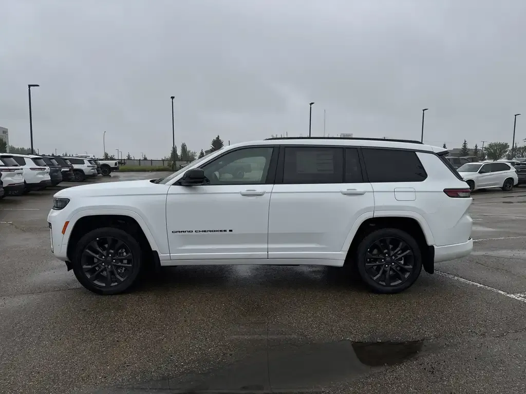 Jeep Grand Cherokee 2026 photo 4
