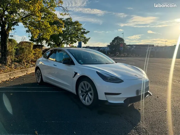 Tesla Model 3 2021 photo 2
