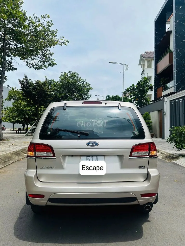 Ford Escape 2011 photo 3