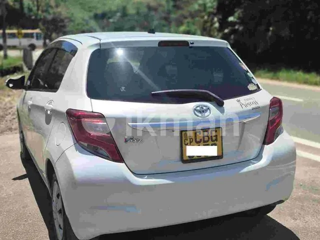 Toyota Vitz 2016 photo 2