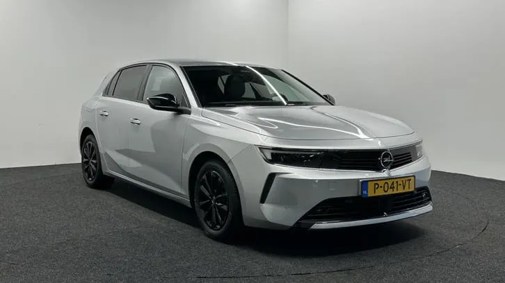 Opel Astra 2022 photo 3