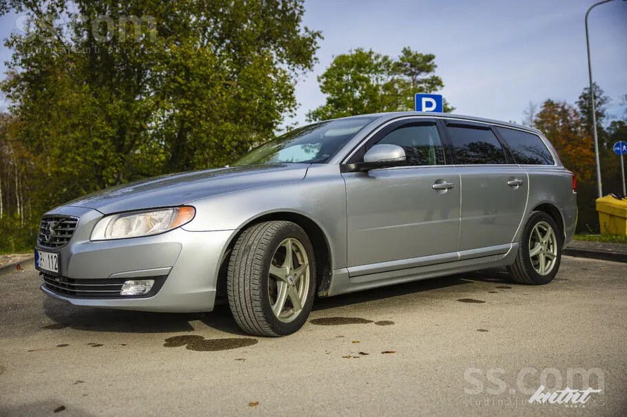 Volvo V70 2014 photo 2
