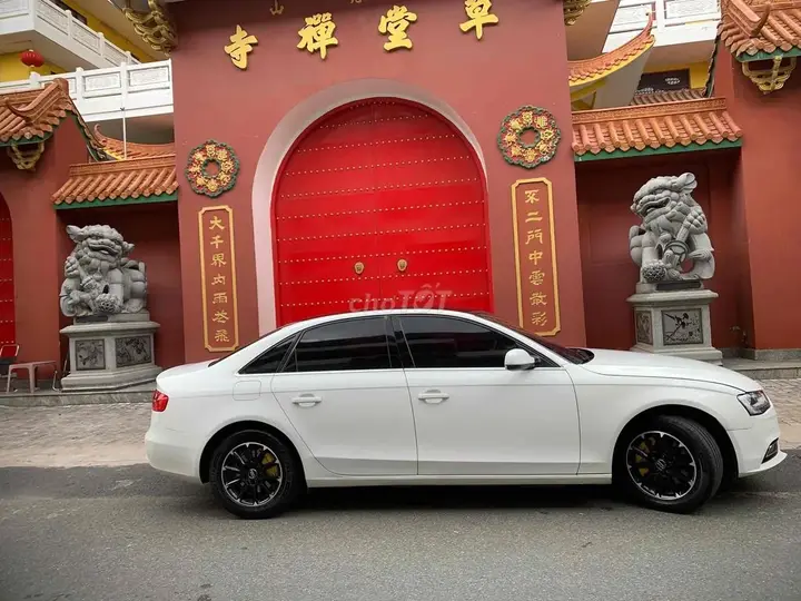 Audi A4 2014 photo 2