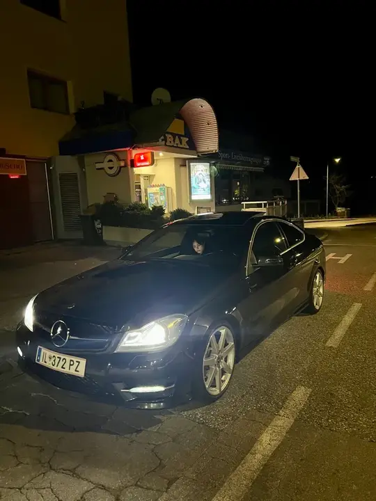 Mercedes-Benz C-Class 2015 photo 2