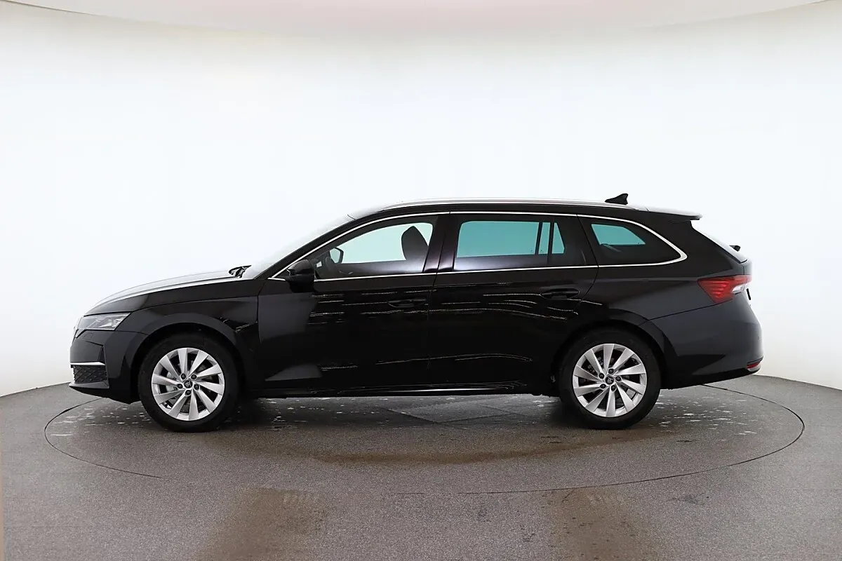 Skoda Octavia 2026 photo 2