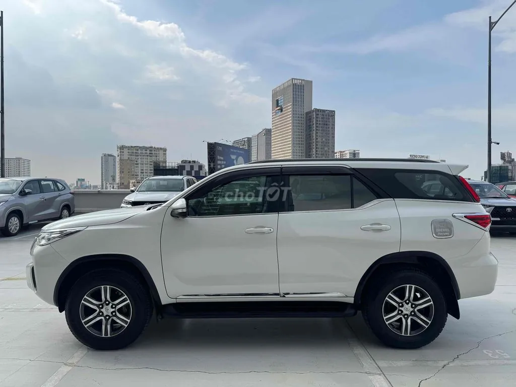 Toyota Fortuner 2017 photo 4
