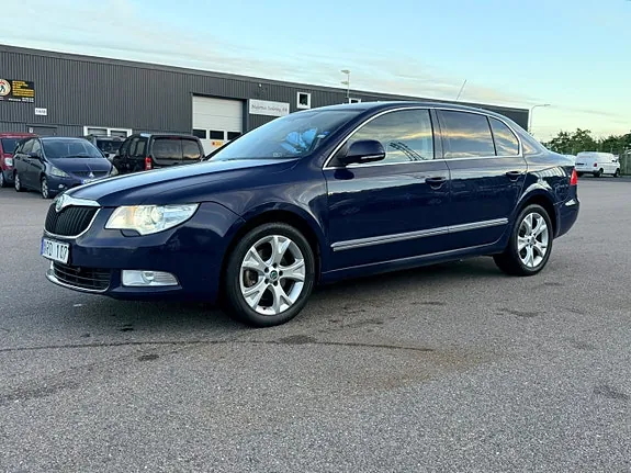 Skoda Superb 2010 photo 3