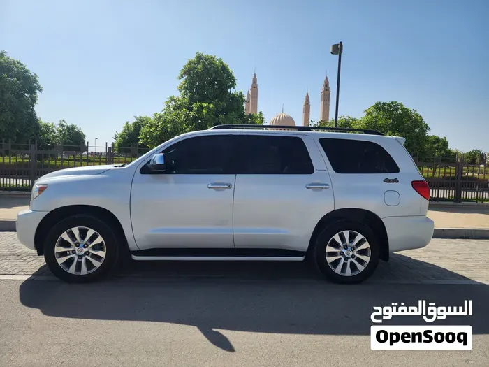 Toyota Sequoia 2012 photo 4