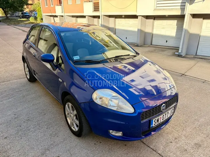 Fiat Grande Punto 2006 photo 2