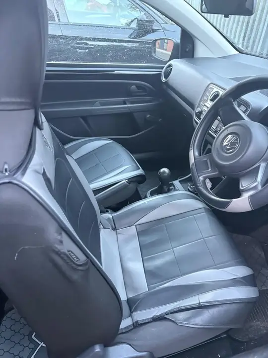 Volkswagen Up 2014 photo 5