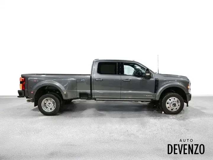 Ford F-450 Super Duty 2026 photo 4