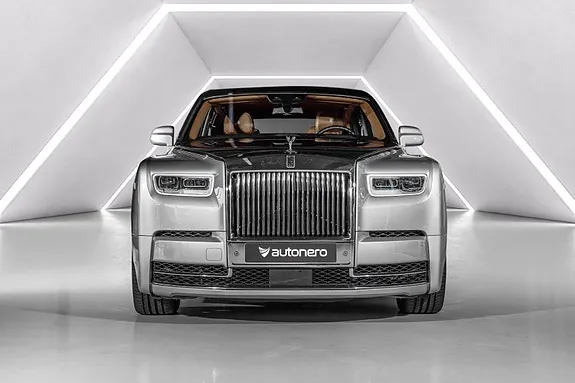 Rolls-Royce Phantom 2018 photo 3