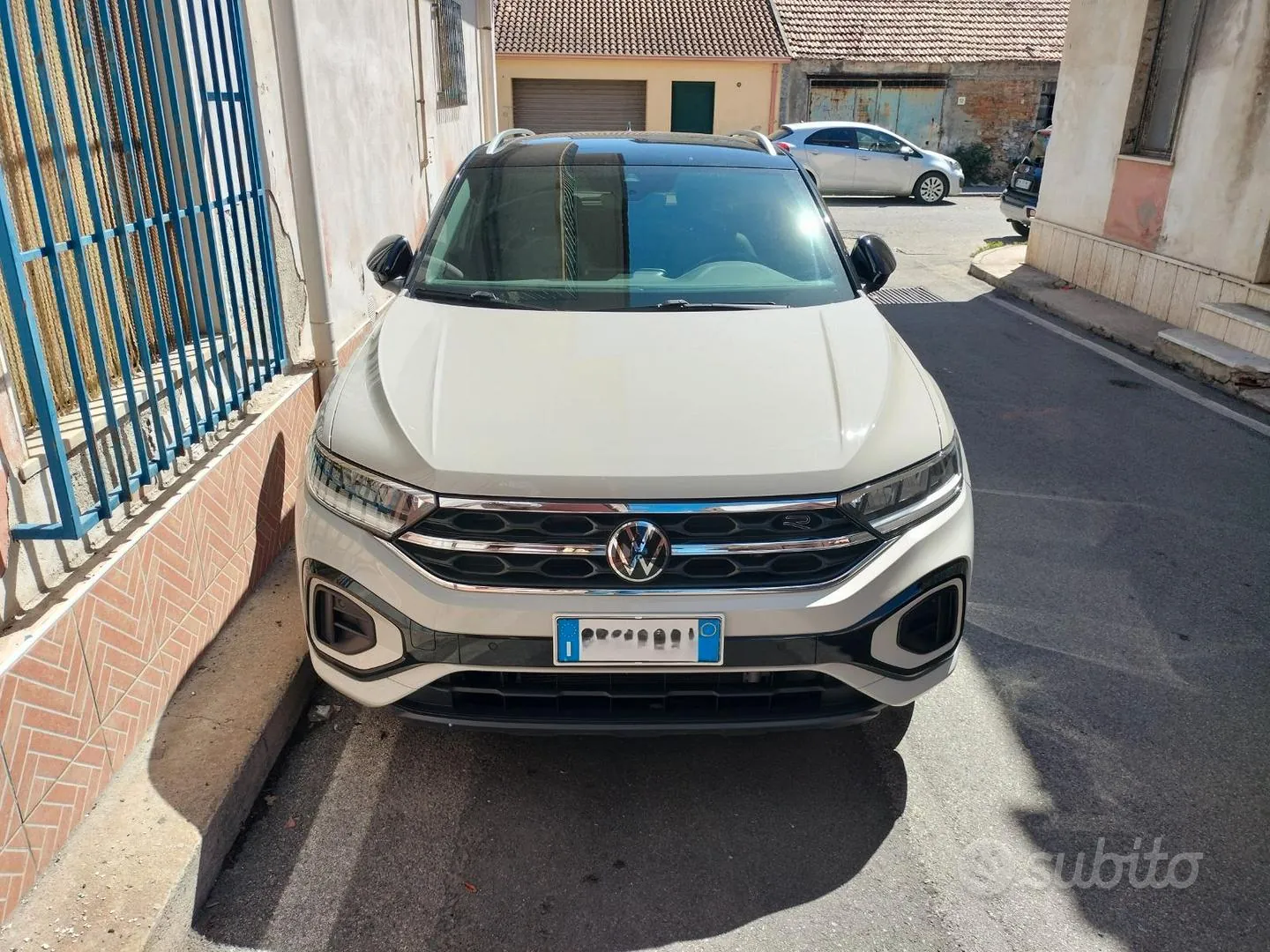 Volkswagen T-Roc 2023 photo 2