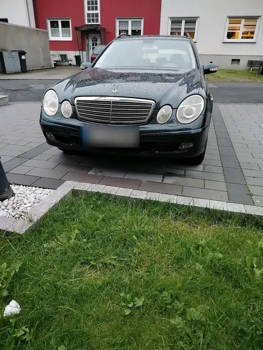 Mercedes-Benz E240
