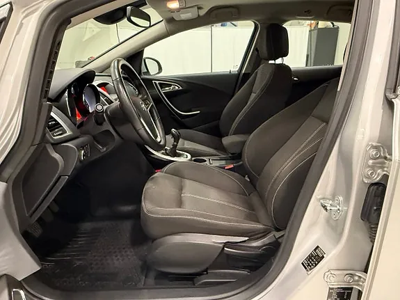 Opel Astra 2012 photo 5