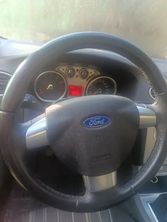 Ford Focus 2009 photo 3