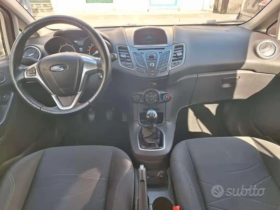 Ford Fiesta 2014 photo 3