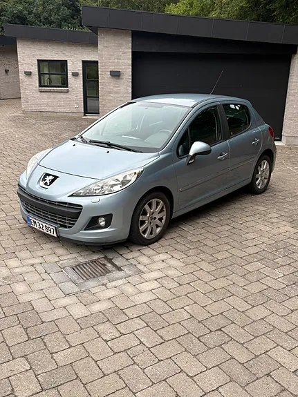 Peugeot 207 2011 photo 2