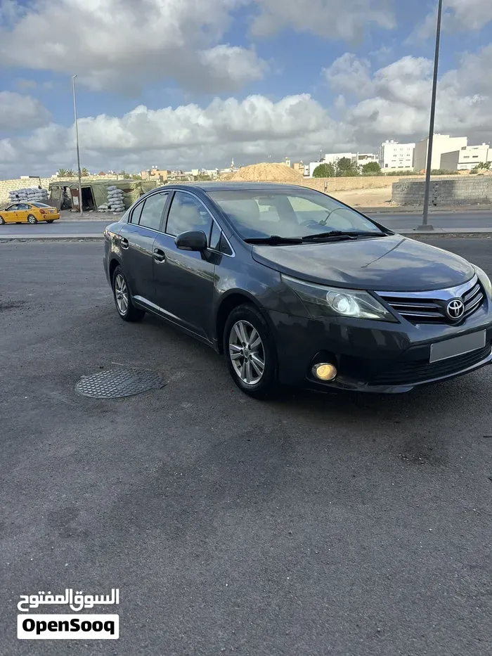 Toyota Avensis 2013 photo 2