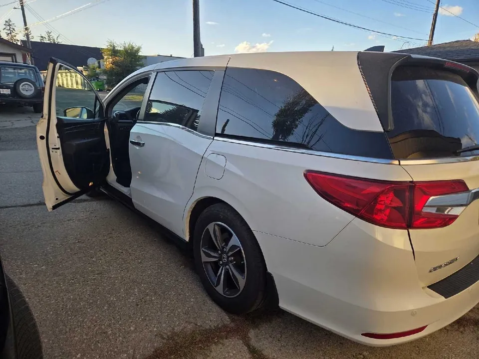 Honda Odyssey 2018 photo 3