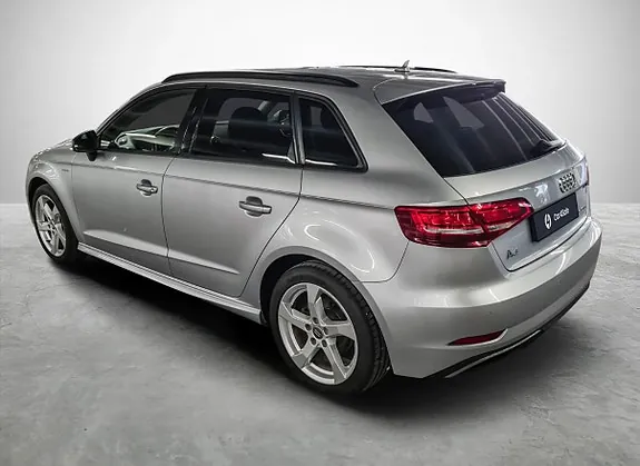Audi E-Tron 2017 photo 2