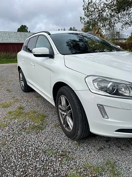 Volvo Xc60 2017 photo 2
