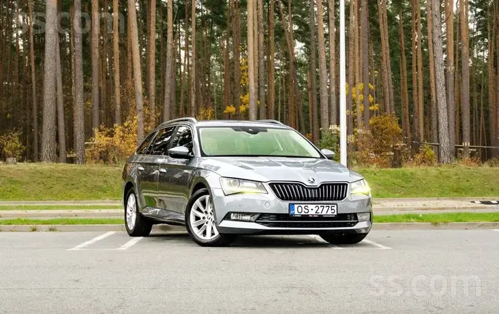 Skoda Superb 2016 photo 2