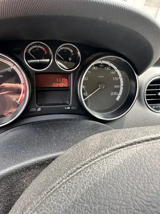 Peugeot 308 2012 photo 3