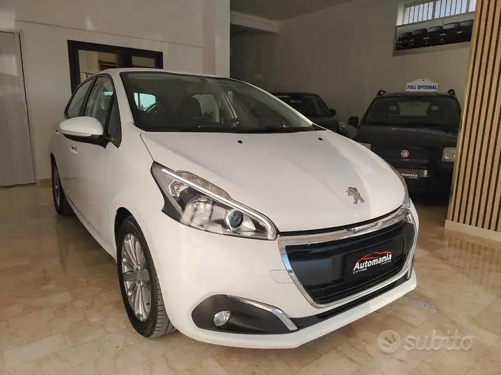 Peugeot 208 2018 photo 2