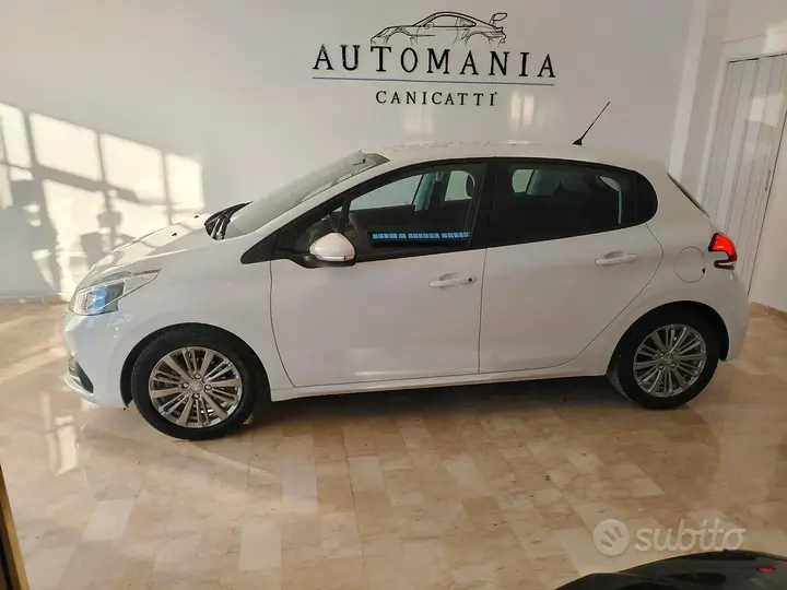 Peugeot 208 2018 photo 4