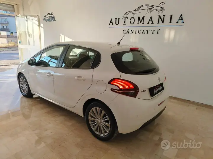 Peugeot 208 2018 photo 5