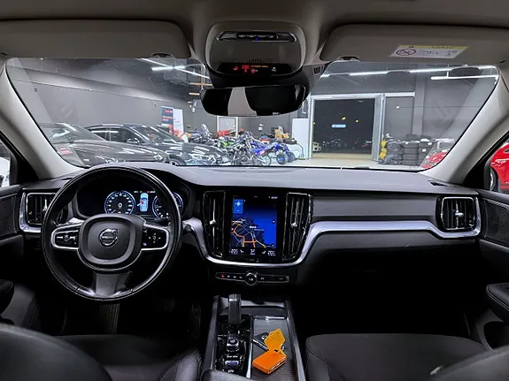 Volvo V60 2021 photo 3