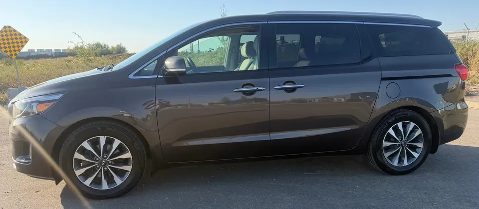 Kia Sedona 2015 photo 5