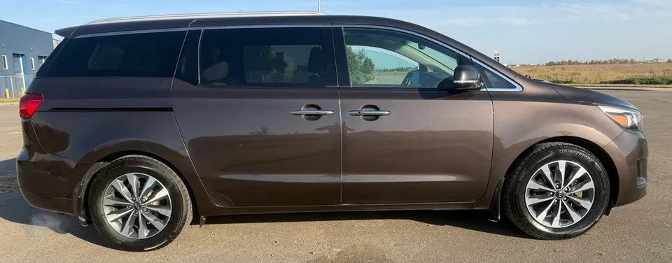 Kia Sedona 2015 photo 4