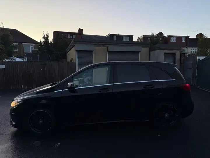 Mercedes-Benz B-Class 2016 photo 5