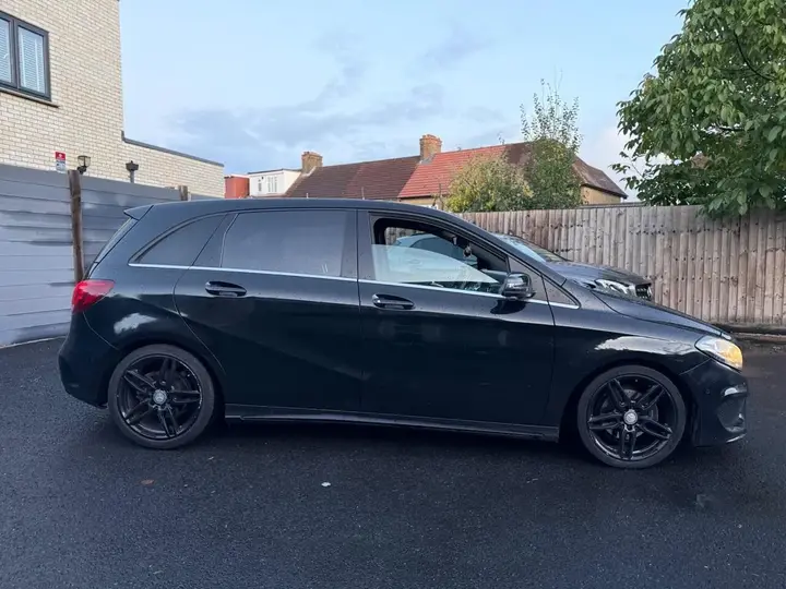 Mercedes-Benz B-Class 2016 photo 4