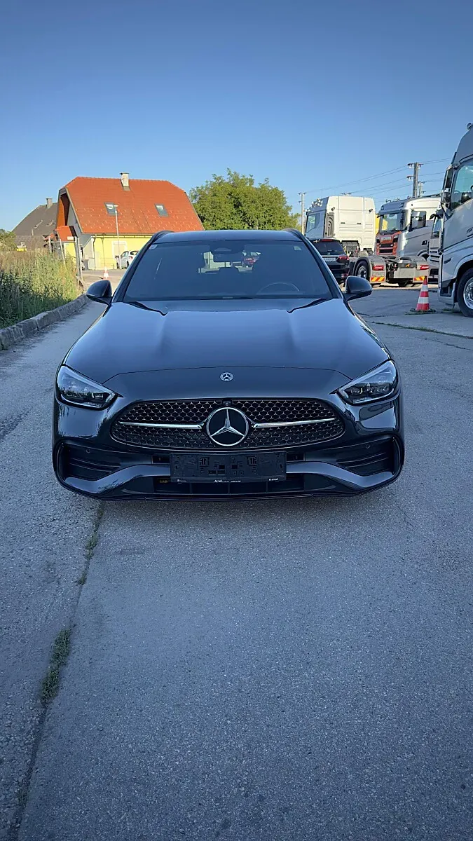 Mercedes-Benz C-Class 2023 photo 2