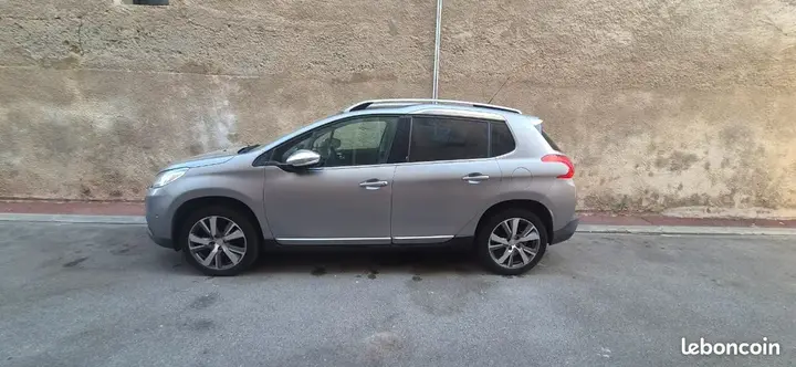 Peugeot 2008 2015 photo 3