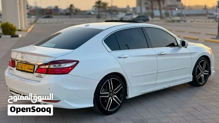 Honda Accord 2017 photo 2
