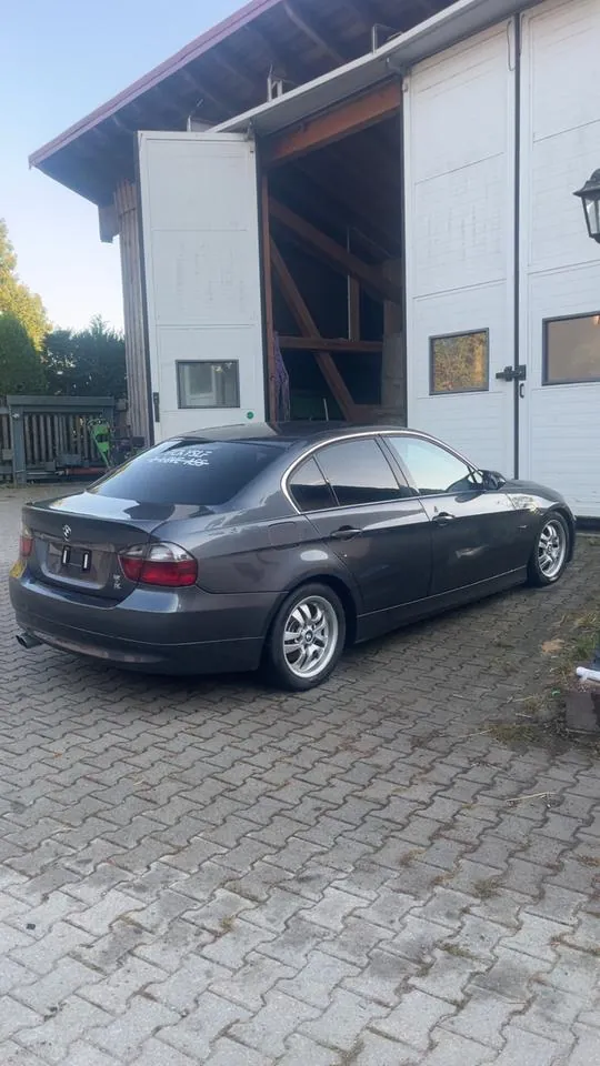 BMW E90