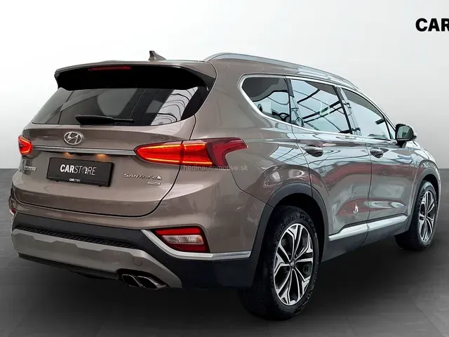 Hyundai Santa Fe 2018 photo 3