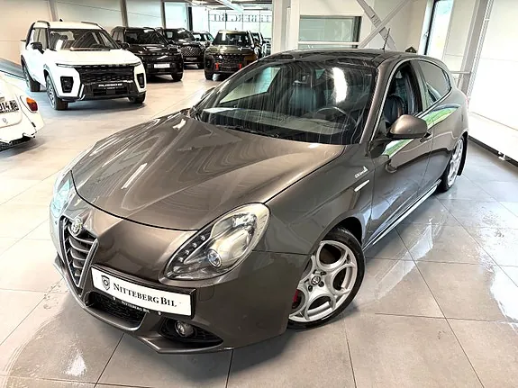 Alfa Romeo Giulietta 2015 photo 2