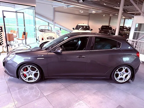 Alfa Romeo Giulietta 2015 photo 4